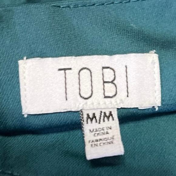 Tobi Green Silky Satin Plunge V-neck Sleeveless Cami Open Back Romper Shorts M - Picture 3 of 4